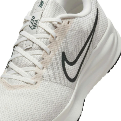 Кросівки для бігу чоловічі Nike Run Defy HM9594-007